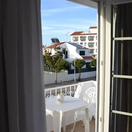 Patio Camaleonico Al -